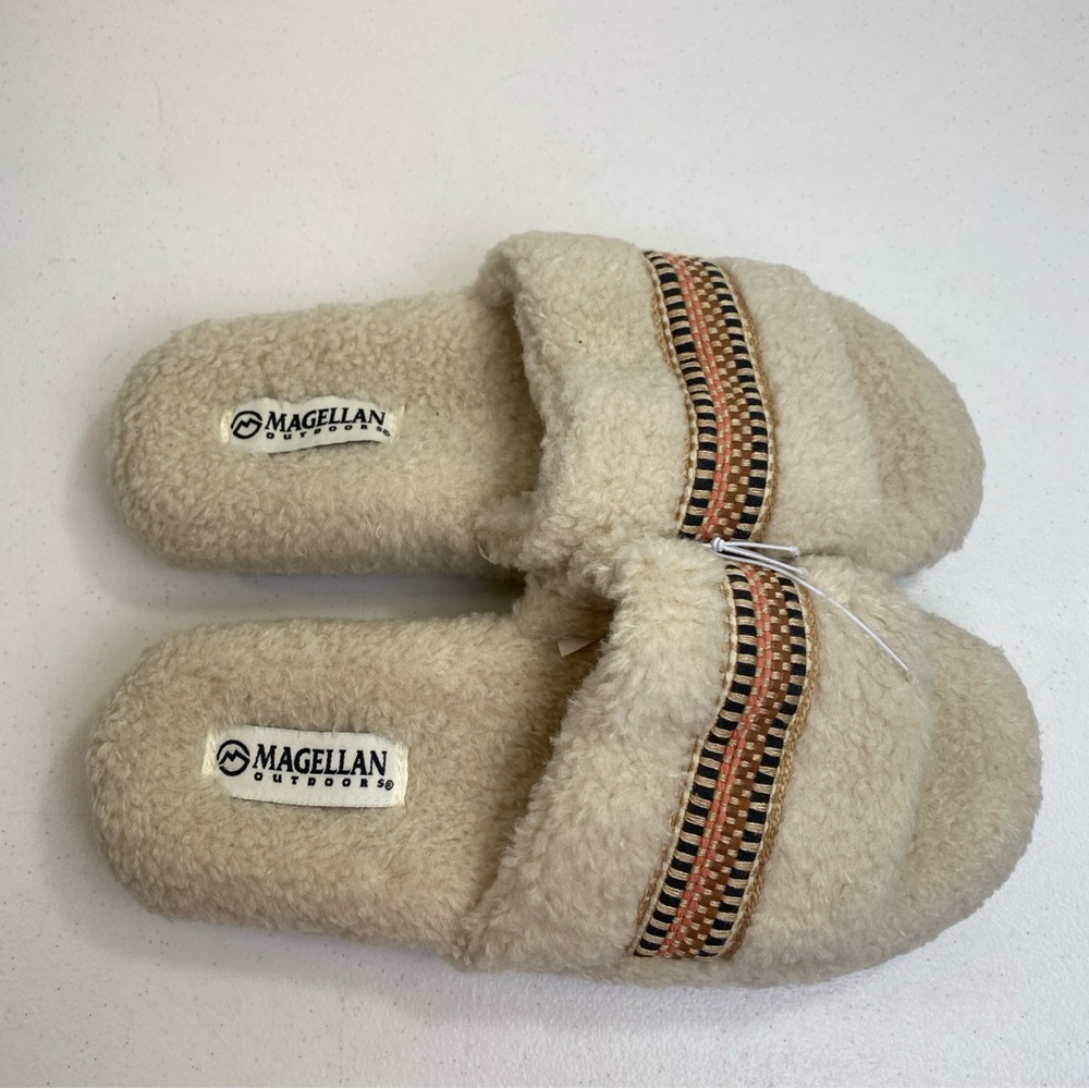 New Magellan Outdoors Women's Sharpa Slide On Slipper Size 8